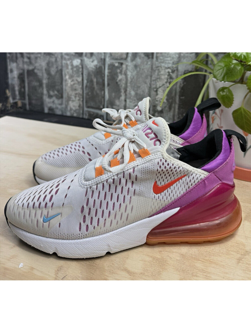 Nike Air Max 270 Women’s White/Purple/Orange Low Top Lace-Up Logo Mesh FD0824